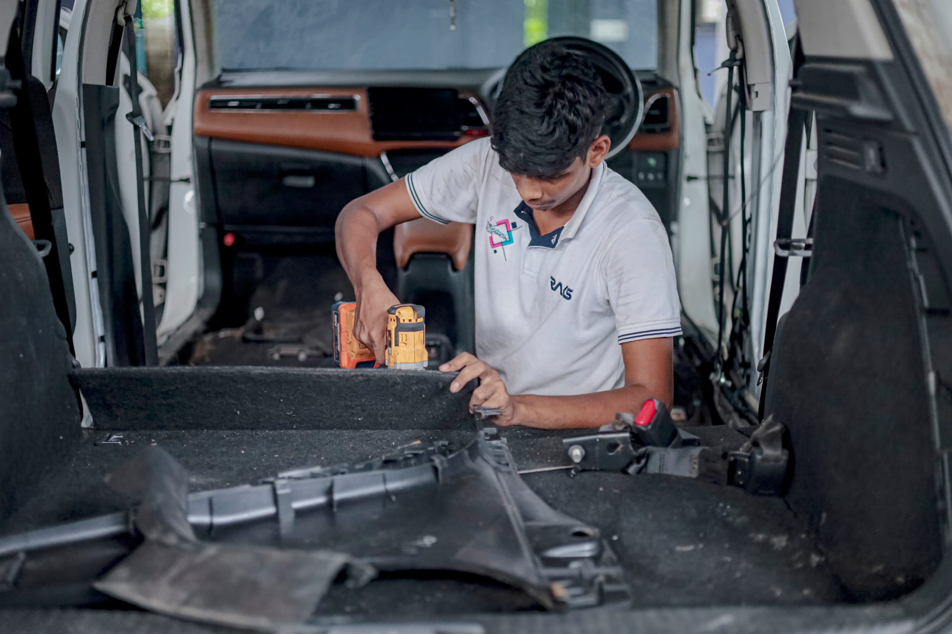 Full Service Detail